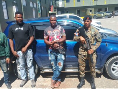 Detienen a dos militares del Ejército por tráfico de haitianos en San Juan de la Maguana