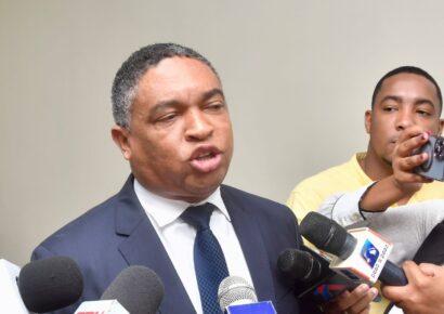 Iván Lorenzo denuncia abandono de obras y contratistas al borde de la quiebra bajo Gobierno de Abinader