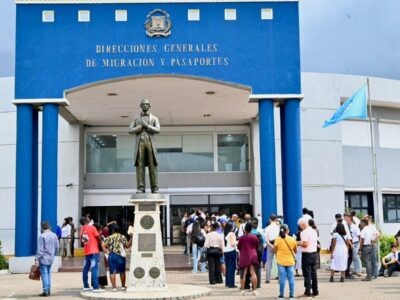 Migración eliminará pagos en efectivo a partir del 2 de junio como parte de su plan de transparencia