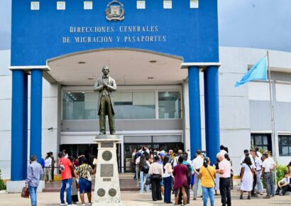 Migración eliminará pagos en efectivo a partir del 2 de junio como parte de su plan de transparencia