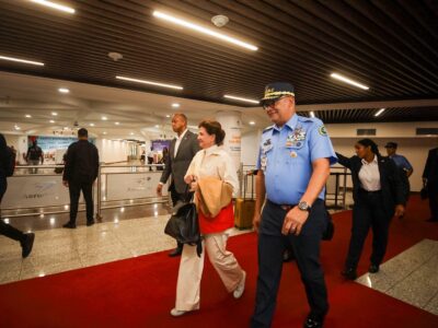 Vicepresidenta Raquel Peña retorna tras representar a RD en misa inaugural del pontificado León XIV en el Vaticano