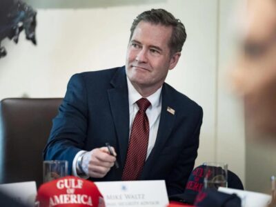 La Administración Trump despide a más de 100 funcionarios del Consejo de Seguridad Nacional