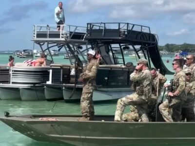 EE.UU. suspende a 18 instructores militares por disparos de fogueo en playa pública de Florida