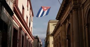 Cientos de cubanos salen a las calles tras décadas de régimen comunista