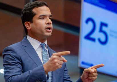 Omar Fernández dice que por encima de las encuestas están los valores familiares y que su padre siempre estará primero