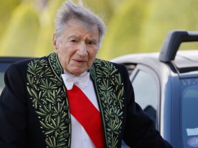 Fallece Étienne-Émile Baulieu, pionero de la píldora abortiva y defensor del bienestar humano