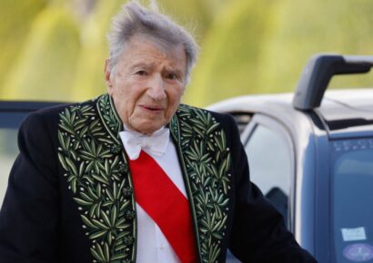 Fallece Étienne-Émile Baulieu, pionero de la píldora abortiva y defensor del bienestar humano