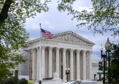 Tribunal Supremo da luz verde a Trump para retiro masivo de residencia temporal a migrantes