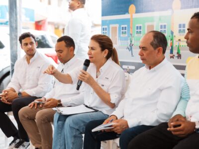 Carolina Mejía toca la puerta de Los Praditos con el programa La Alcaldía Llega a Ti