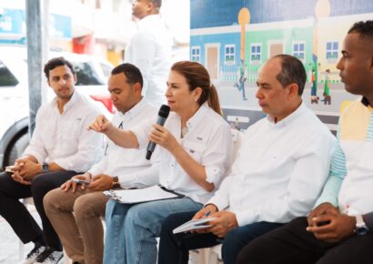 Carolina Mejía toca la puerta de Los Praditos con el programa La Alcaldía Llega a Ti