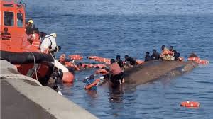 Tragedia en El Hierro, Islas Canarias: Cayuco vuelca cerca del muelle, 7 muertes y un bebé desaparecido