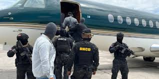 Abinader autoriza extradición de dos dominicanos a EE.UU. por homicidio y narcotráfico