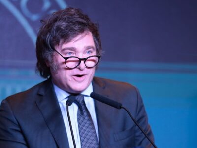 Milei felicita al Papa León XIV y espera que defienda la vida y la libertad como pilares de la civilización