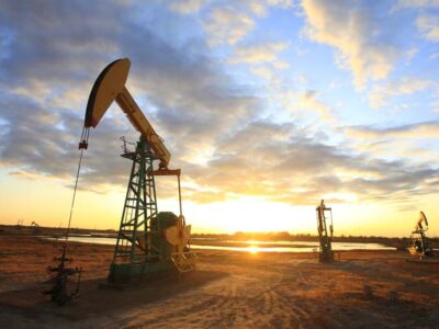 Caen los precios del petróleo tras anuncio de aumento de producción de la OPEP+