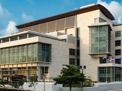 Autoridades llevan a cabo múltiples allanamientos esta madrugada en Gran Santo Domingo