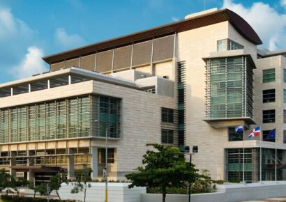 Autoridades llevan a cabo múltiples allanamientos esta madrugada en Gran Santo Domingo