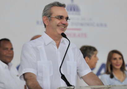 Abinader impulsa educación y empleo con inauguraciones en Constanza y Santiago este fin de semana