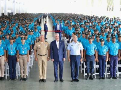 Presidente Abinader lidera acto de graduación de más de 5,500 jóvenes del Servicio Militar Voluntario