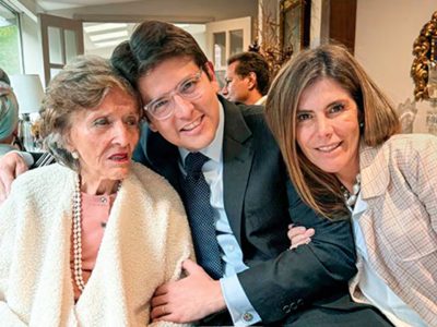 Ex primera dama de Colombia es ingresada en la misma clínica que su nieto, el senador Uribe Turbay