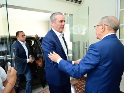 Danilo Medina recibe a Abinader en la Casa del PLD para tratar seguridad y crisis haitiana