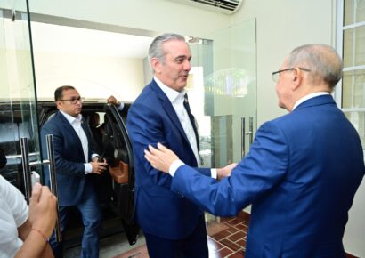 Danilo Medina recibe a Abinader en la Casa del PLD para tratar seguridad y crisis haitiana