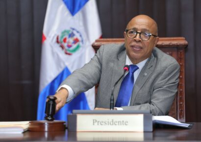 Diputados aprueban en primera lectura incentivos salariales y bonos para médicos en la frontera