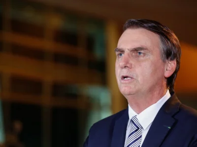 Inhabilitado y enjuiciado, Bolsonaro pide «justicia» ante cada vez menos apoyadores
