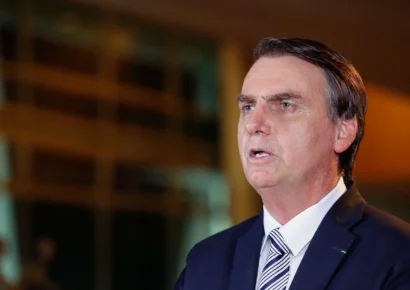 Inhabilitado y enjuiciado, Bolsonaro pide «justicia» ante cada vez menos apoyadores