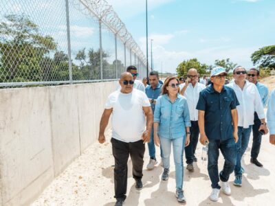Carolina respalda construcción verja perimetral con Haití y propone muro económico y ecológico