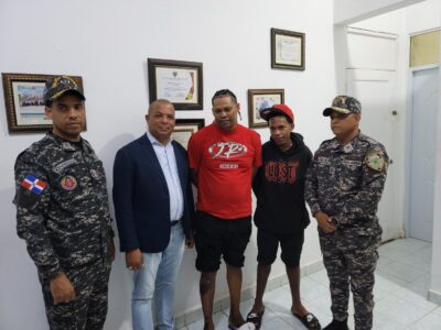 Dos sospechosos del triple asesinato en Hato Mayor se entregan a las autoridades