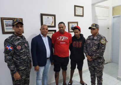 Dos sospechosos del triple asesinato en Hato Mayor se entregan a las autoridades