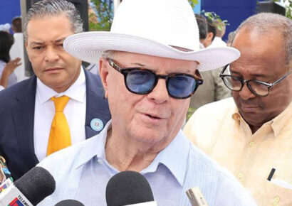 Hipólito Mejía: “Carolina va a dejar en el camino a todos los que intenten detenerla”