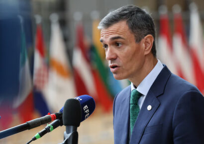 Investigan filtración masiva de datos que involucra al presidente Pedro Sánchez