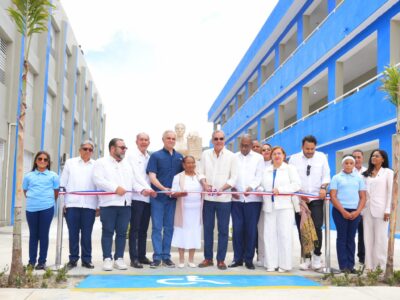 Gobierno inaugura liceo en Constanza con capacidad para 600 estudiantes
