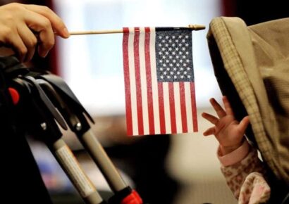 Vuelven a demandar a Trump para bloquear su orden que limita la ciudadanía por nacimiento