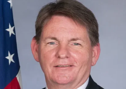 Embajador de EE. UU. en Haití deja el cargo y se jubila tras más de cuatro décadas de servicio