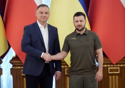 Zelenski y Duda rinden homenaje en Kiev a los caídos en la guerra en Ucrania