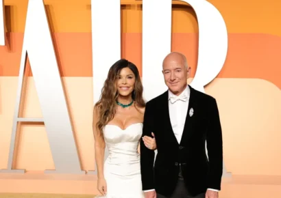 Llega a Venecia la élite invitada a la boda de Bezos, entre protestas