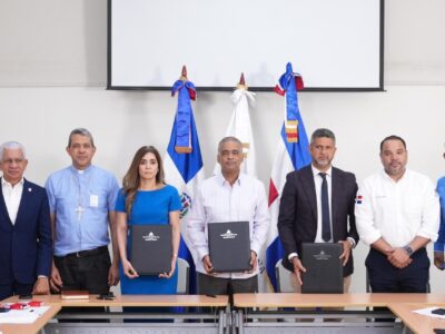 Barrick Pueblo Viejo Gobierno y comunitarios llegan a acuerdo reasentamiento construcción presa de colas