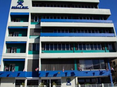 Clínicas privadas denuncian crisis financiera en el sistema de salud por retrasos de pagos y falta de reajustes