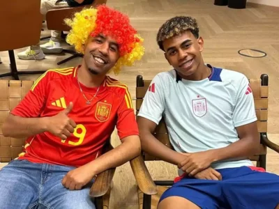 La emotiva celebración del padre de Lamine Yamal tras su gol decisivo frente a Francia: “Qué lo qué manin, ya tú sabes controlando la vaina”