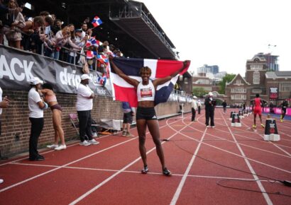 Marileidy Paulino confirma su gran nivel al ganar los 400 metros en Filadelfia con su mejor marca del año