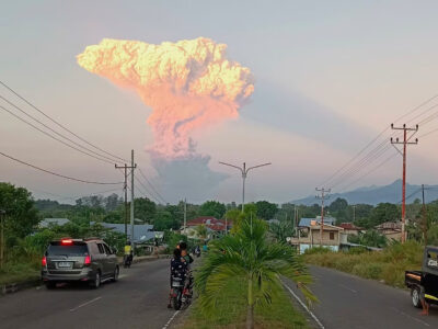 Alerta máxima en Indonesia tras erupción del volcán Lewotobi Laki Laki