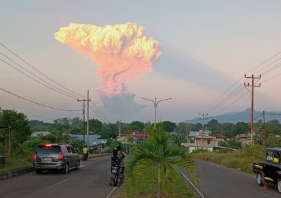 Alerta máxima en Indonesia tras erupción del volcán Lewotobi Laki Laki