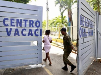 Migración responde a críticas tras muerte de ciudadana estadounidense en centro de Haina