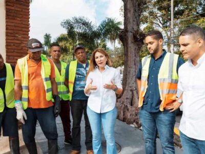 Carolina Mejía encabeza jornada de limpieza en la capital