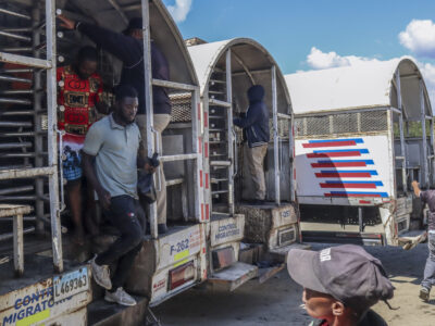 Migración detiene a más de 1,500 haitianos indocumentados y deporta a 1,000 en un solo día