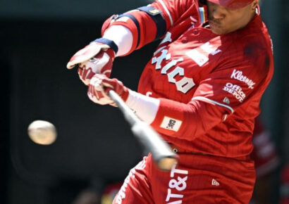 Robinson Canó rompe barrera de los 100 hits en la temporada 2025 en México