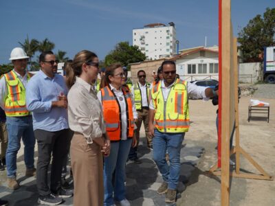 Carolina Mejía supervisa avances en el Malecón Deportivo de Santo Domingo