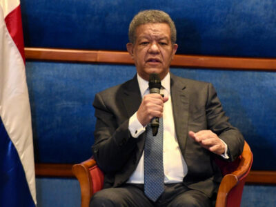 Leonel Fernández urge control migratorio y laboral ante crisis en Haití